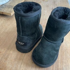Toddler Uggs Size 6